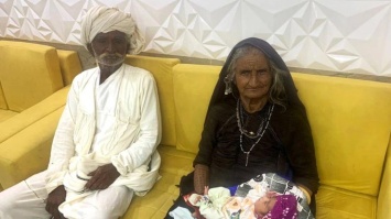 Жительница Индии родила сына в 70 лет (фото, видео)