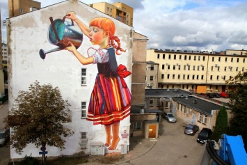 Десятки польских городов решили очистить воздух с помощью муралов, нарисованных особой краской
