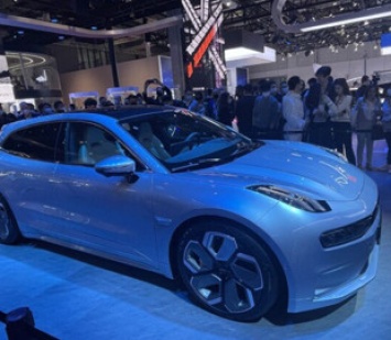 В Китае показали нового «убийцу Tesla»: на одной зарядке проедет 700 км