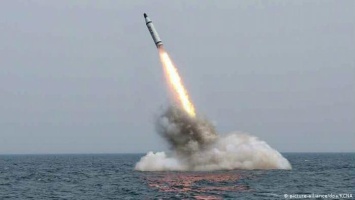 Северная Корея запустила у побережья Японии по меньшей мере одну баллистическую ракету