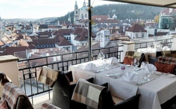 В Чехии предлагають требовать ковид-сертификаты в ресторанах