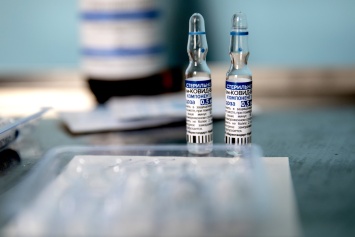 ВОЗ возобновила процедуру одобрения вакцины "Спутник V"