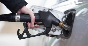 Минэкономики подняло предельную цену бензина еще на 63 копейки, дизтоплива - на 72