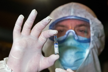 В Петербурге врач и четыре медсестры задержаны за фиктивную вакцинацию от коронавируса