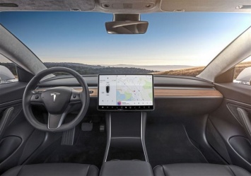 Tesla приостановила тестирование продвинутой версии автопилота