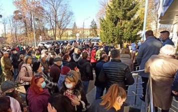 Протестующие ворвались в здание АО Житомиргаз