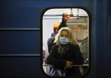 Сократят интервалы в метро: в горсовете рассказали об усилении карантина в Харькове