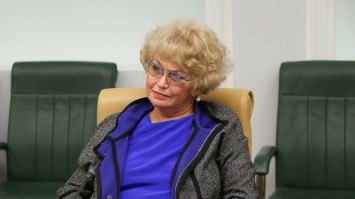 &34;Вела глуповатые программы&34;: Нарусова написала публичное письмо Собчак