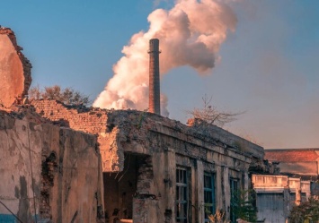 Сплошные руины: как сейчас выглядит бывший лимонадный завод в Днепре
