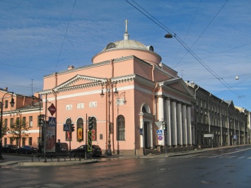 Петербургскому художнику грозит колония за граффити на стене церкви