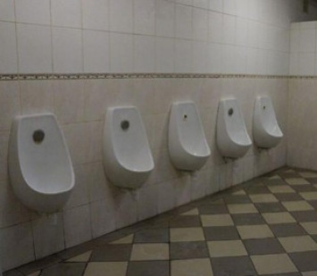 В Мариуполе запретили посещать общественный туалет без COVID-сертификата