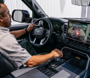 Новая мультимедийная система Toyota Tundra распространится и на другие модели