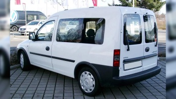 В Днепре на Передовой мужчина угнал Opel: угонщика задержали на выезде из города
