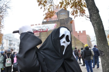 Хэллоуин. В Киеве прошел зомби-парад (ФОТО, ВИДЕО)
