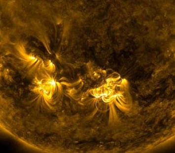 NASA опубликовало завораживающее видео мощных солнечных вспышек