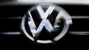 Из-за дефицита чипов VW и Stellantis недовыпустили 1,4 млн автомобилей в III квартале