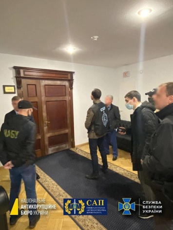 НАБУ и СБУ пришли в офис Госналогслужбы: У Любченко обыски не проводятся