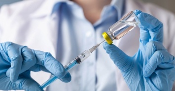 В ступил в силу приказ об обязательной вакцинации сотрудников ряда учреждений