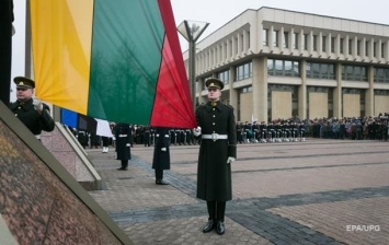 Литва направляет войска на границу Польши и Беларуси