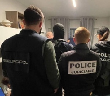 Европол арестовал семь подозреваемых в связях с хакерами из REvil