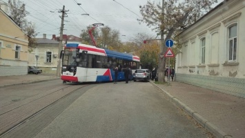 В Евпатории разбили новый трамвай