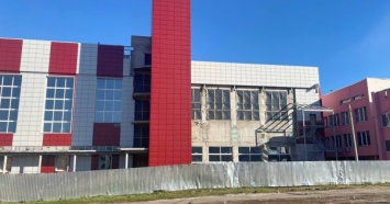 Теперь придется сносить: В Черкассах подрядчик воровал миллионы на "ремонте" спортшколы