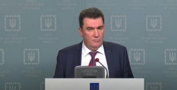 Данилов отреагировал на критику Аваковым способа рассмотрения санкций в СНБО