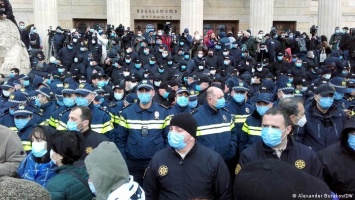 Начало суда над Саакашвили: 46 задержанных в Тбилиси, судьям заявлен отвод