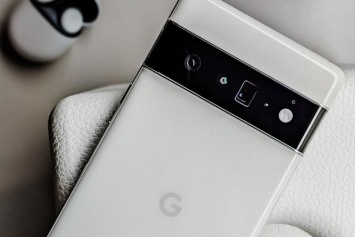 Google исправила проблему произвольного вызова контактов на Pixel 6