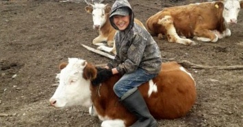 Якутскому мальчику передадут корову от Путина