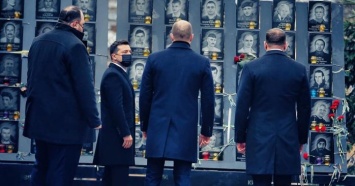 Зеленского освистали во время чествования памяти героев Небесной сотни (ВИДЕО)