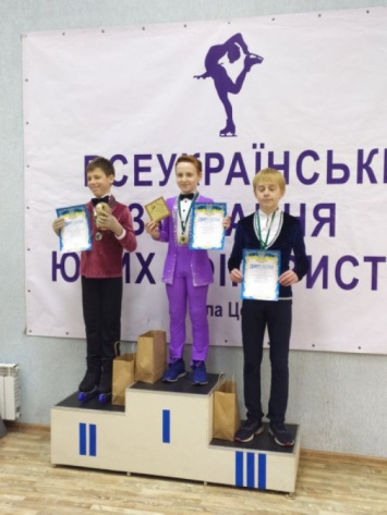 Юные криворожские фигуристы стали призерами всеукраинских соревнований