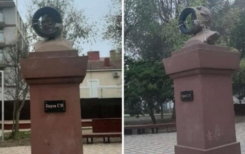 В Крыму три парня осквернили советский памятник