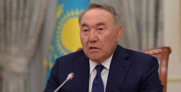 Назарбаев ушел в отставку с поста лидера правящей партии Казахстана