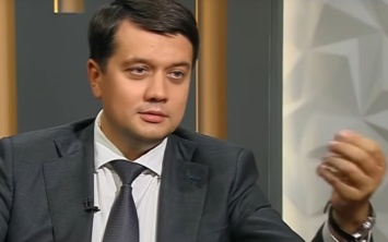 Аваков и Разумков дали показания о незаконности санкций СНБО против граждан Украины