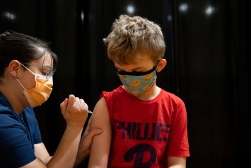 Регулятор ЕС рекомендовал прививать вакциной Pfizer детей от пяти лет
