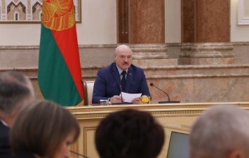 Лукашенко требует от ЕС оплатить эвакуацию мигрантов из Беларуси