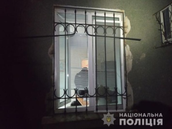 В Запорожье двое иностранцев пытались вынести сейф из офиса