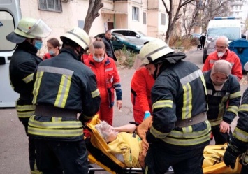 В Одессе на Таирова на пожаре пострадали три человека
