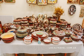 В Запорожской области создают уникальную керамику с украинским колоритом