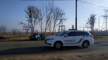 Под Днепром из-за гололеда "копейка" влетела в автобус, есть жертвы (фото)
