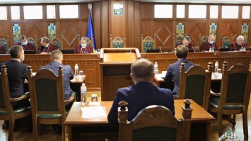 Зеленский назначил двух новых судей Конституционного суда