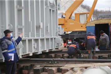 Третий гидроагрегат Ташлыкской ГАЭС пробно запустят в декабре - сейчас монтируют трансформатор (ФОТО)