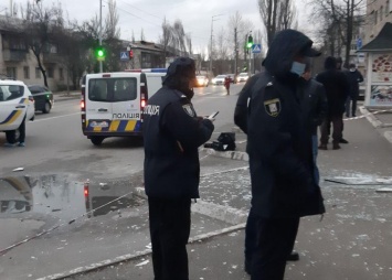 В Киеве неизвестные взорвали банкомат и скрылись с деньгами