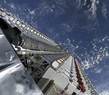 Спутникам Starlink изменили орбиту из-за возникшей опасности