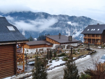 Для поселения в гостиницу на горнолыжном курорте Украины понадобится COVID-сертификат