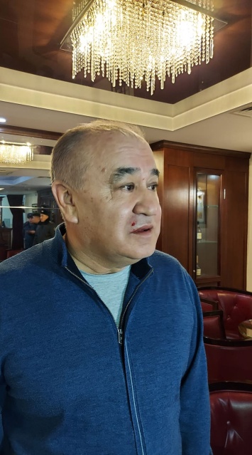 В Киргизии неизвестные напали на оппозиционного лидера Текебаева
