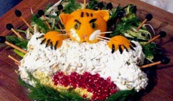 В преддверии праздника: как приготовить салат в виде тигра