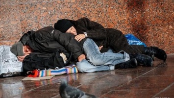 В Киеве начал работу социальный патруль для помощи бездомным на вокзалах
