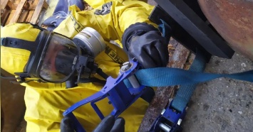 В Одессе неизвестные просверлили отверстие в бочке с хлором, утечку устраняли 24 спасателя